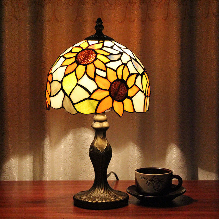 European flor retro nostalgia creativa café dormitorio sala de estar luz de lectura lámpara de escritorio lujo lámpara de mesa de noche